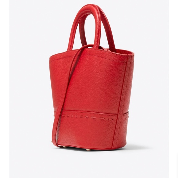 The Brenda Bucket Tote is big enough to stash all of your essentials, plus more! - Picture 2 of 3